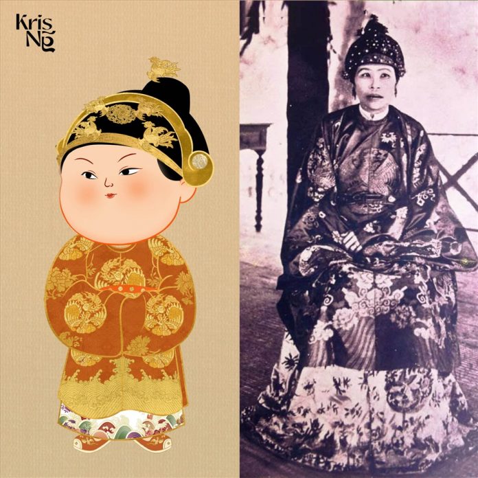 Phụng Bào (Viên Lĩnh). Dạng thức cao quý nhất của nữ thời Nguyễn được mặc bởi thái hậu, hoàng hậu, công chúa.