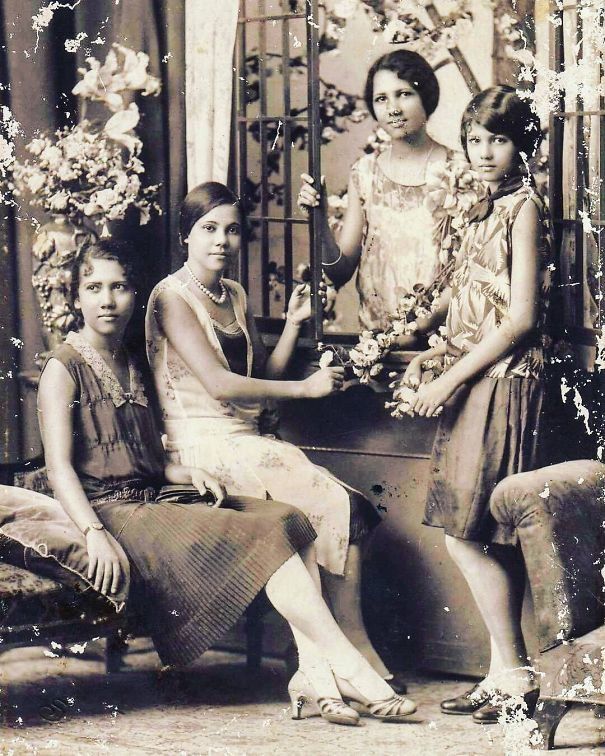 Quả không hổ danh là cái nôi của những nàng hoa hậu nổi tiếng thế giới, tấm hình quy tụ chị em gái người Philippines khiến bất cứ ai đi ngang qua cũng phải trầm trồ.
