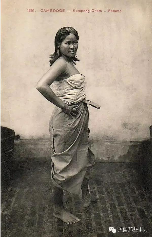 Phụ nữ Campuchia với làn da bánh mật đặc trưng toát lên vẻ khỏe khoắn và nhanh nhẹn.
